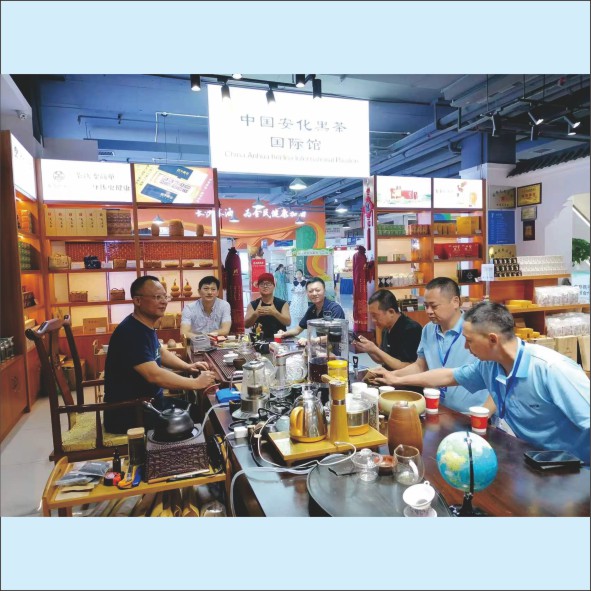 250423《大楹联-格律文学特刊》第七期.cdr_0001.JPG